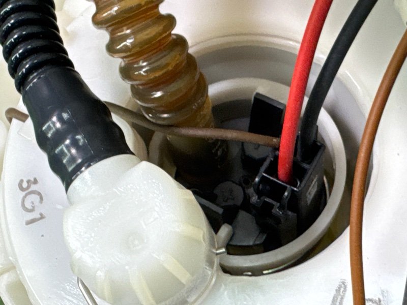 Насос топливный (Бензонасос) Hyundai Solaris 1 2013 RB