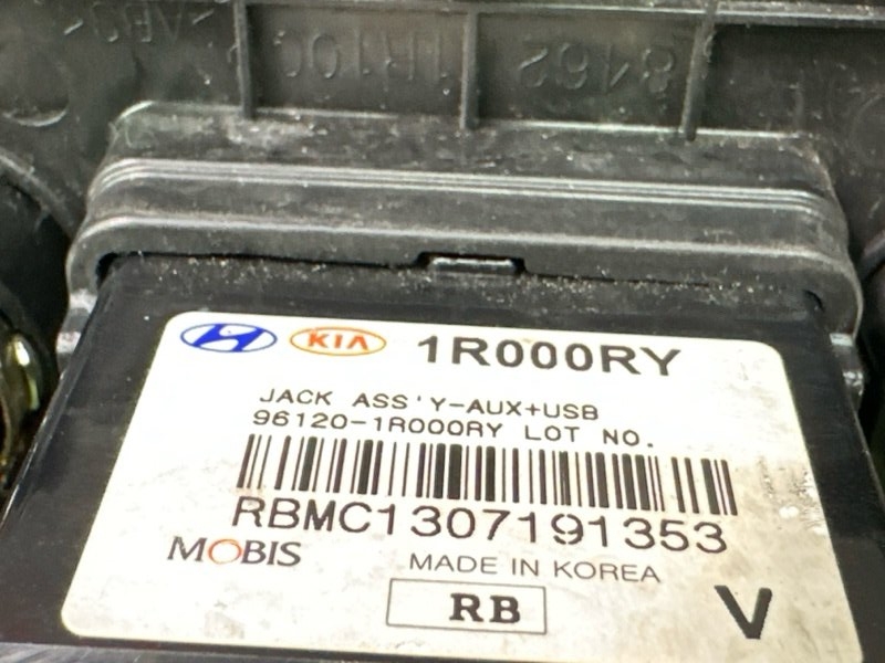 Блок usbaux Hyundai Solaris 1 2013 RB