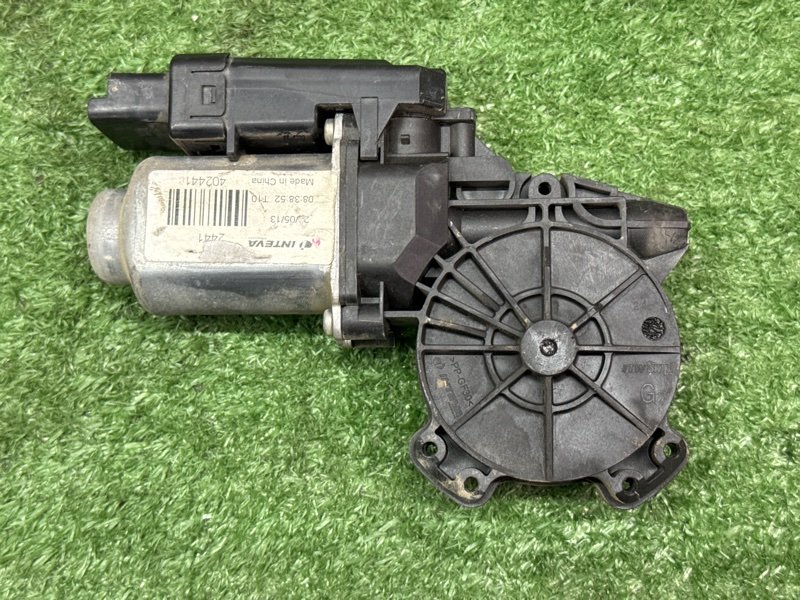 Мотор стеклоподъемника Hyundai Solaris 1 2013 RB