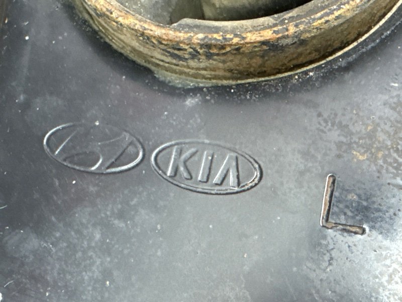 Рычаг подвески Hyundai Solaris 1 2013 RB