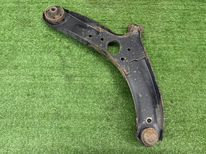 Рычаг подвески Hyundai Solaris 1 2013 RB