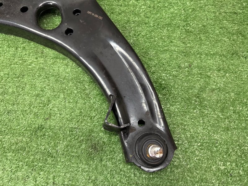 Рычаг подвески Hyundai Solaris 1 2013 RB