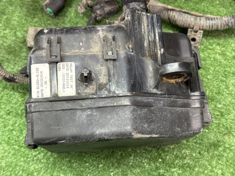 Проводка моторного отсека с блоком предохранителей Hyundai Solaris 1 2013 RB