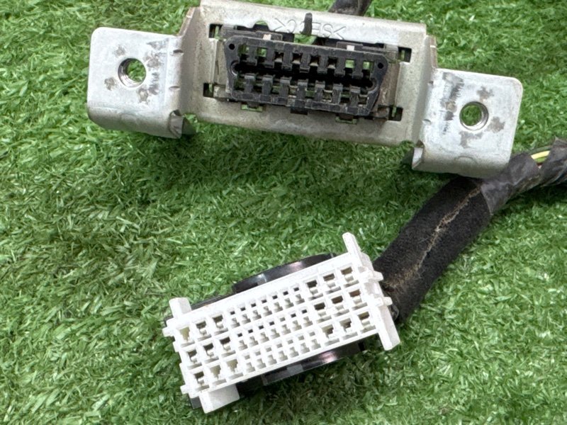 Проводка под торпедо Hyundai Solaris 1 2013 RB