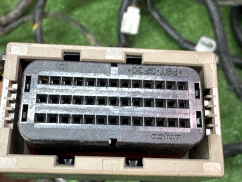 Проводка салона Hyundai Solaris 1 2013 RB