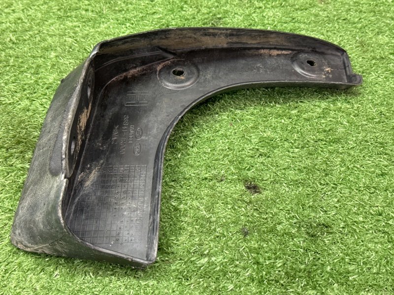 Брызговик Hyundai Solaris 1 2013 RB