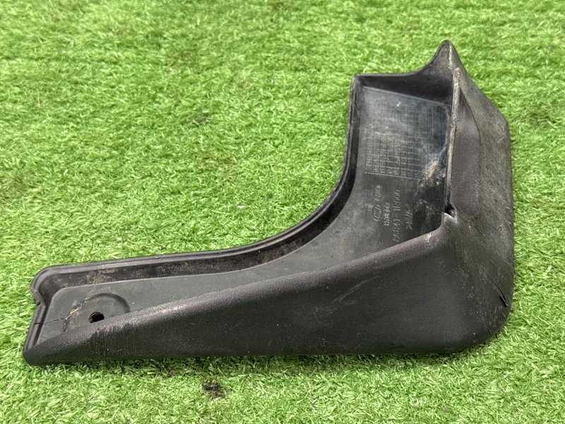 Брызговик Hyundai Solaris 1 2013 RB