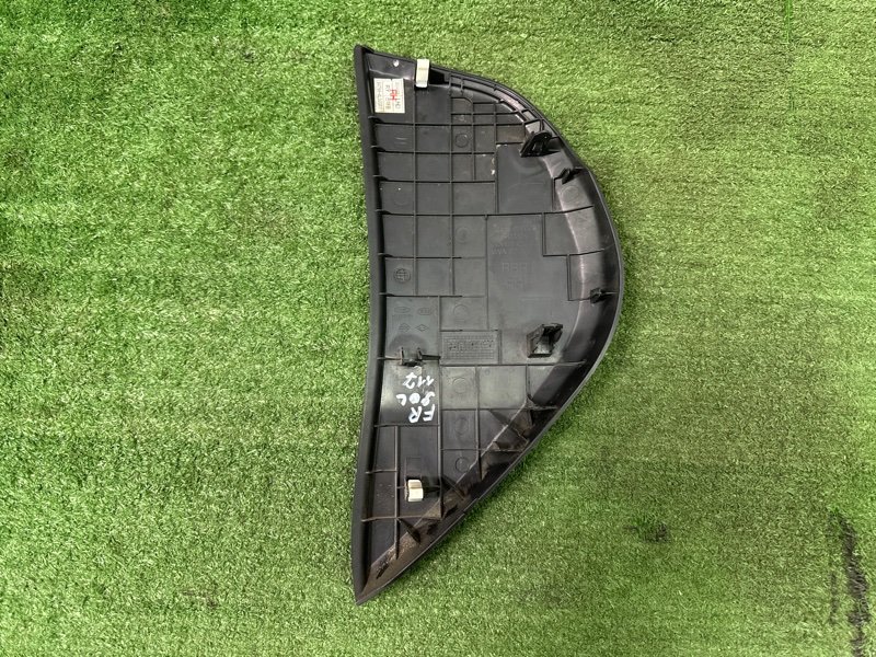 Накладка торпедо боковая Hyundai Solaris 1 2013 RB