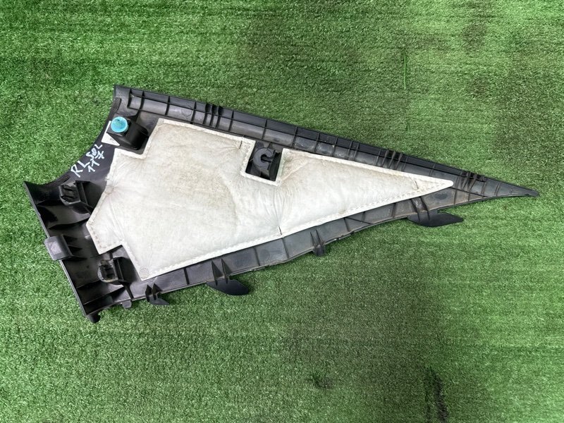 Накладка стойки кузова Hyundai Solaris 1 2013 RB