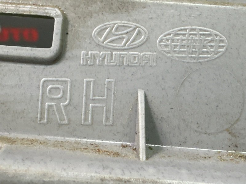 Накладка центральной стойки верхняя Hyundai Solaris 1 2013 RB