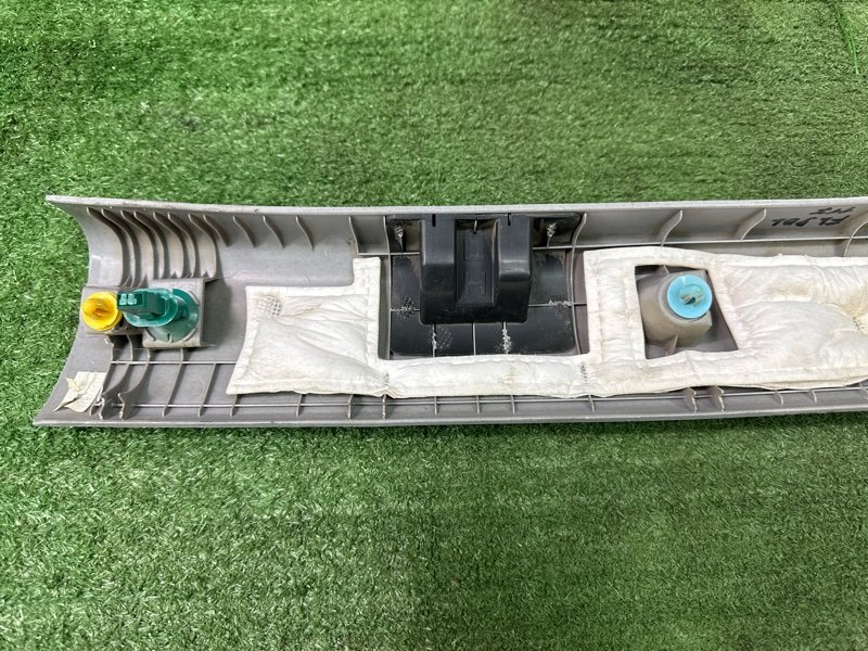 Накладка стойки лобового стекла Hyundai Solaris 1 2013 RB