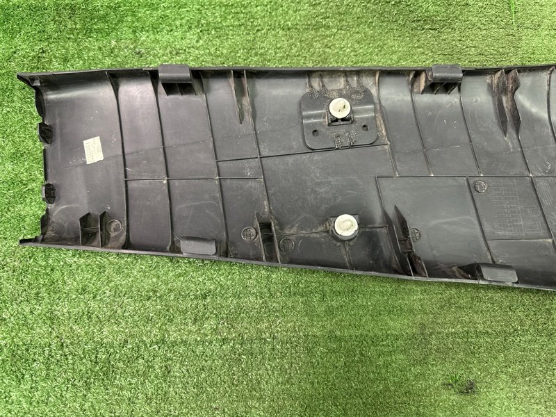 Накладка центральной стойки нижняя Hyundai Solaris 1 2013 RB