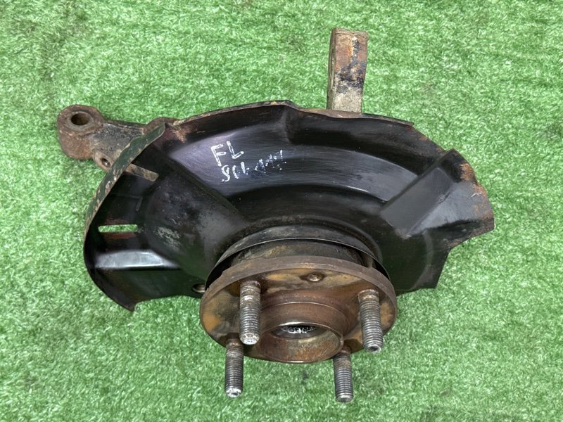 Кулак поворотный со ступицей Hyundai Solaris 1 2013 RB