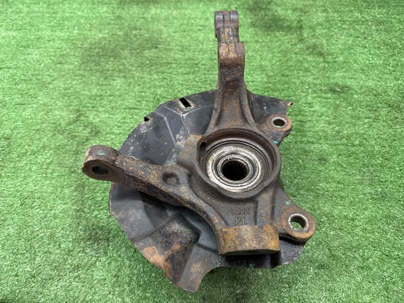 Кулак поворотный со ступицей Hyundai Solaris 1 2013 RB