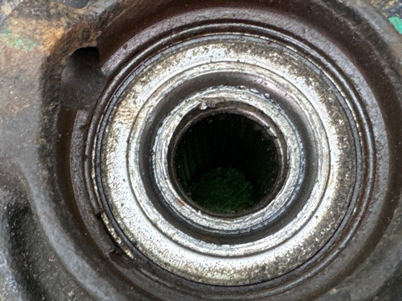 Кулак поворотный со ступицей Hyundai Solaris 1 2013 RB