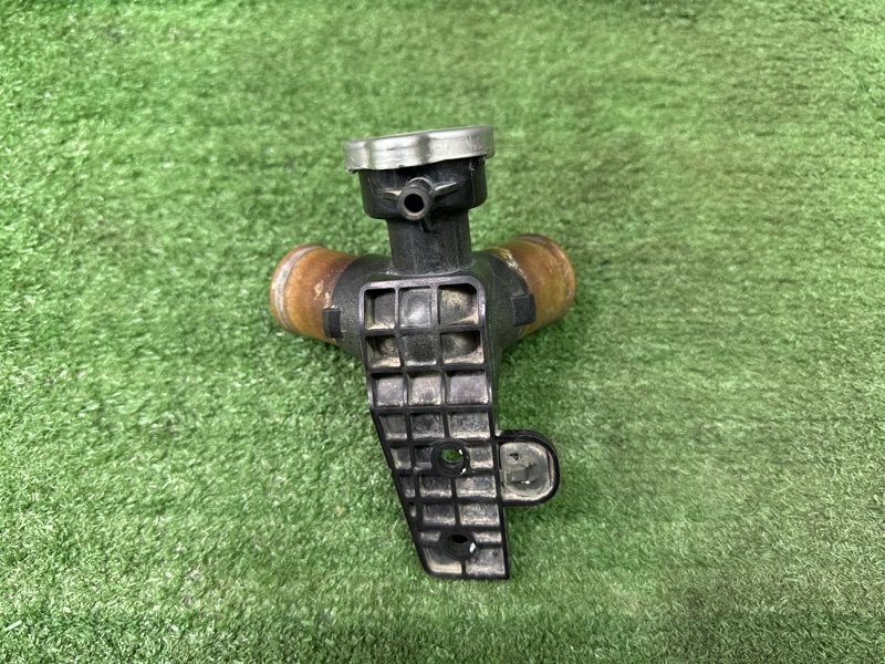 Горловина радиатора Hyundai Solaris 1 2013 RB