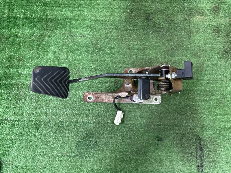 Педаль сцепления Hyundai Solaris 1 2013 RB