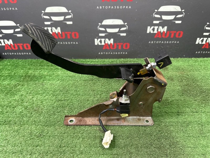 Педаль сцепления Hyundai Solaris 1 2013 RB