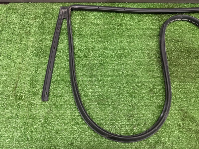 Уплотнитель двери Kia Rio 3 2014 QB