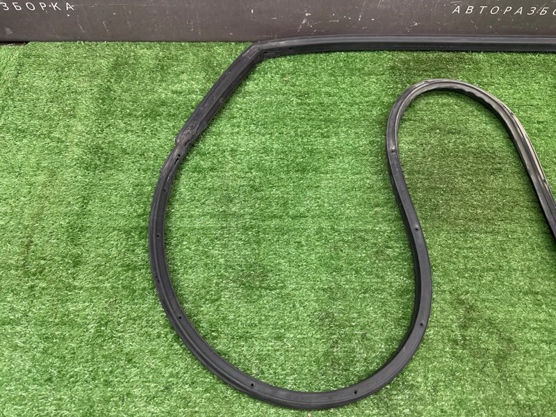 Уплотнитель двери Kia Rio 3 2014 QB