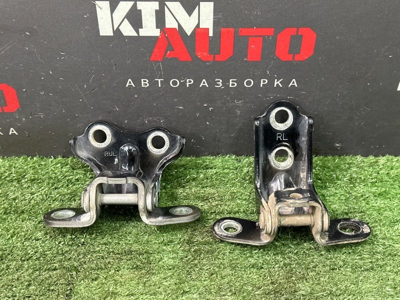Петли двери Hyundai Solaris 1 2013 RB