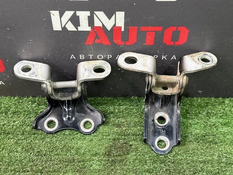 Петли двери Hyundai Solaris 1 2013 RB