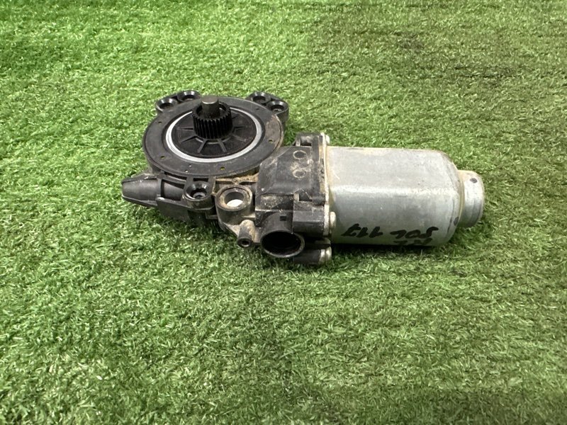 Мотор стеклоподъемника Hyundai Solaris 1 2013 RB