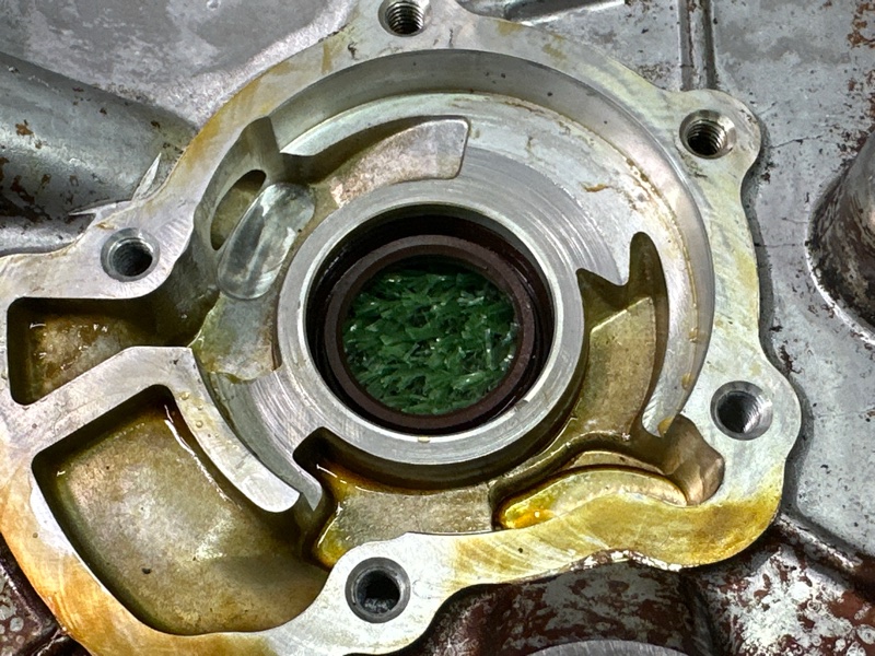 Крышка передняя ГРМ, лобовина Kia Rio 3 2014 QB