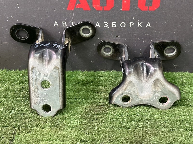 Петли двери Hyundai Solaris 1 2013 RB