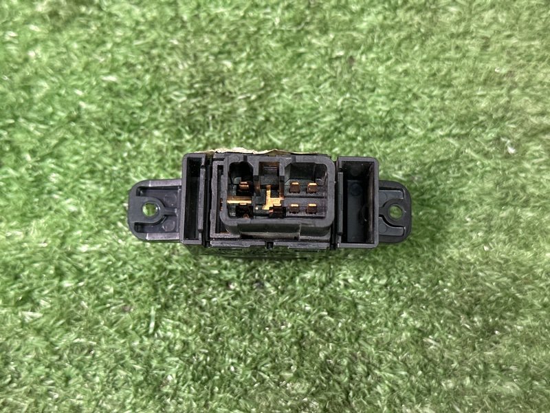 Кнопка стеклоподъемника Hyundai Solaris 1 2013 RB