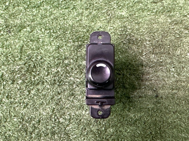 Кнопка стеклоподъемника Hyundai Solaris 1 2013 RB