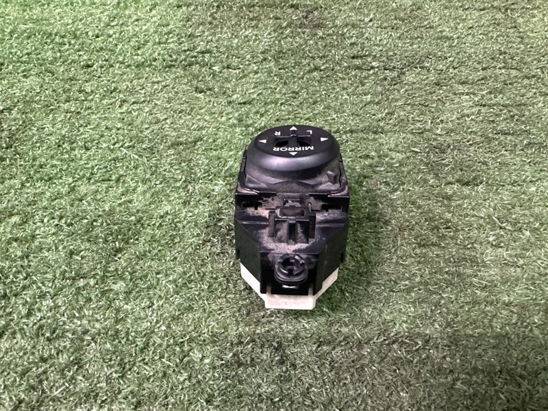 Джойстик регулировки зеркал Hyundai Solaris 1 2013 RB