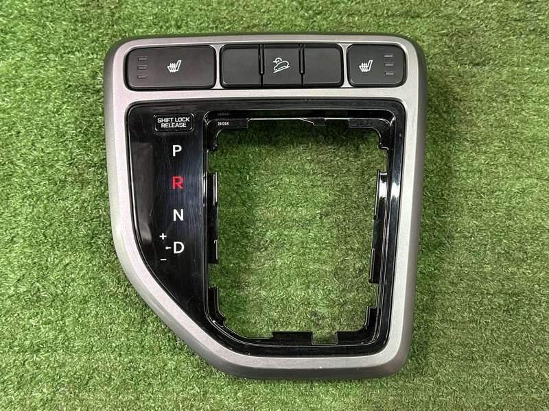 Накладка кулисы АКПП Hyundai Creta 2021 GS