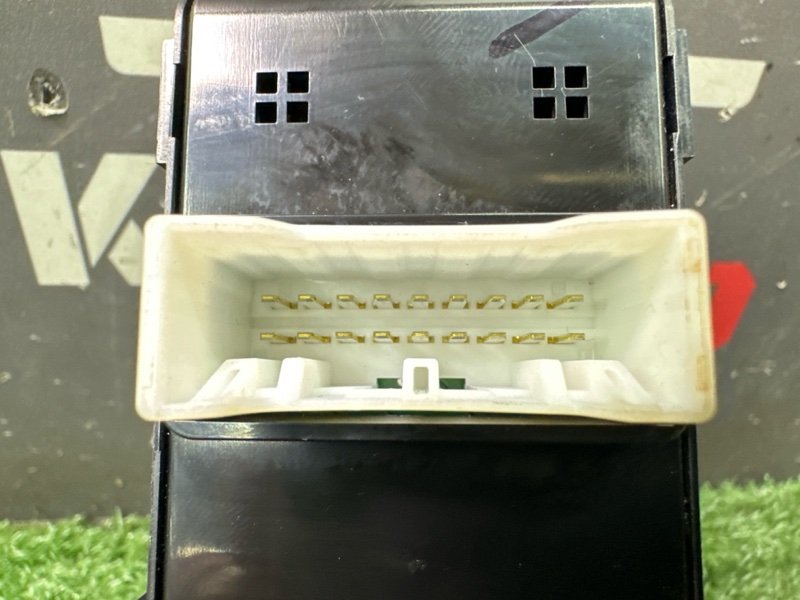 Блок управления стеклоподъемниками Hyundai Creta 2021 GS