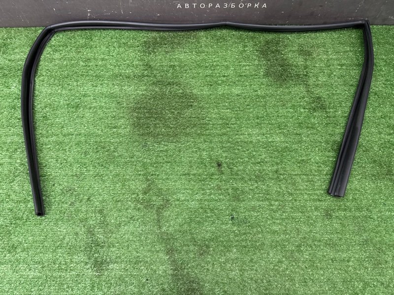 Уплотнитель стекла направляющий Hyundai Creta 2021 GS