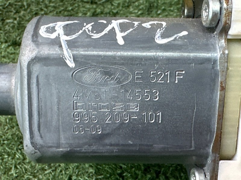 Мотор стеклоподъемника Ford Focus 2