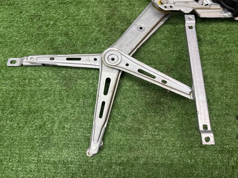 Механизм стеклоподъёмника с мотором Opel Zafira