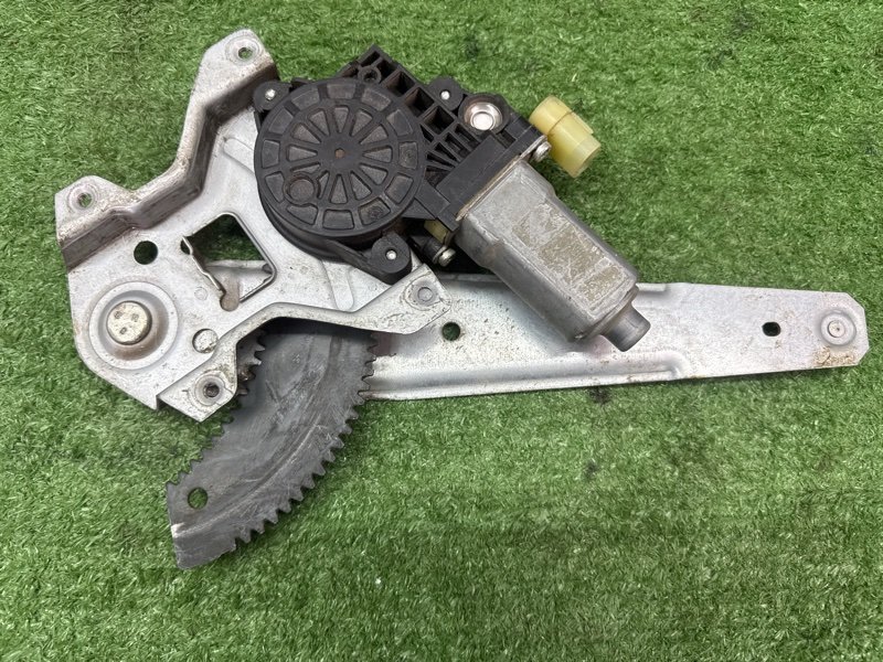 Механизм стеклоподъёмника с мотором Hyundai Getz