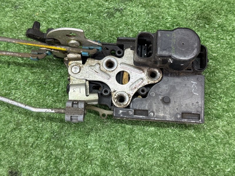 Замок двери Chevrolet Lacetti