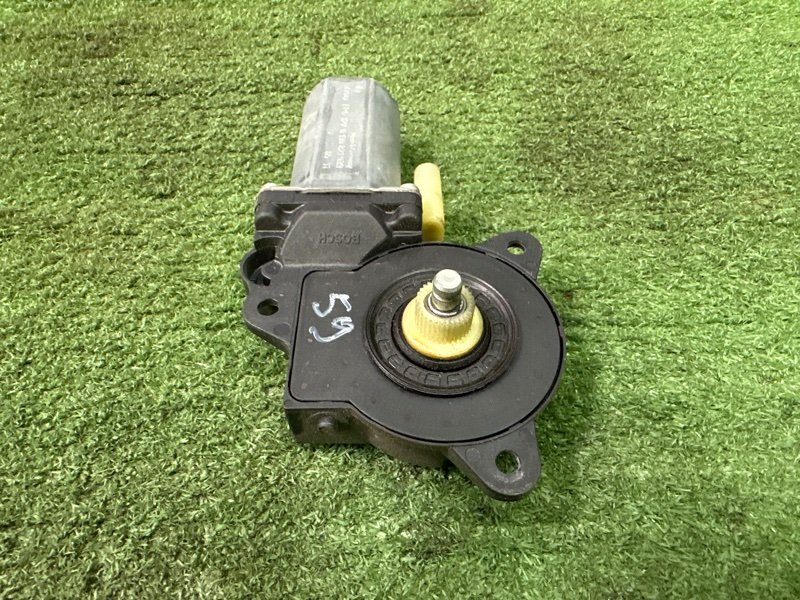 Мотор стеклоподъемника Ford Fusion