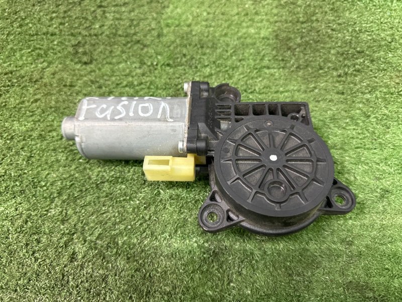 Мотор стеклоподъемника Ford Fusion