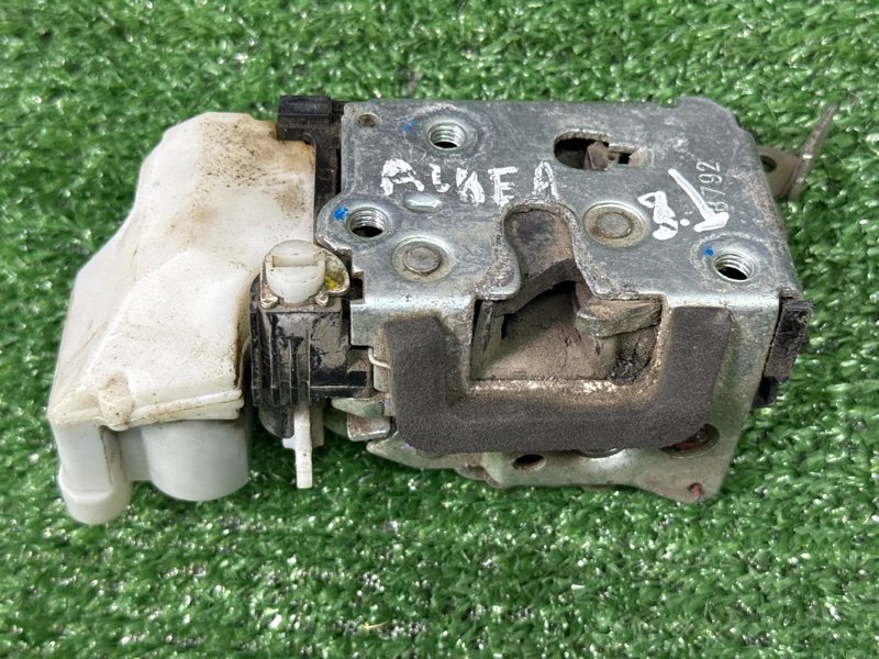 Замок двери Fiat Albea