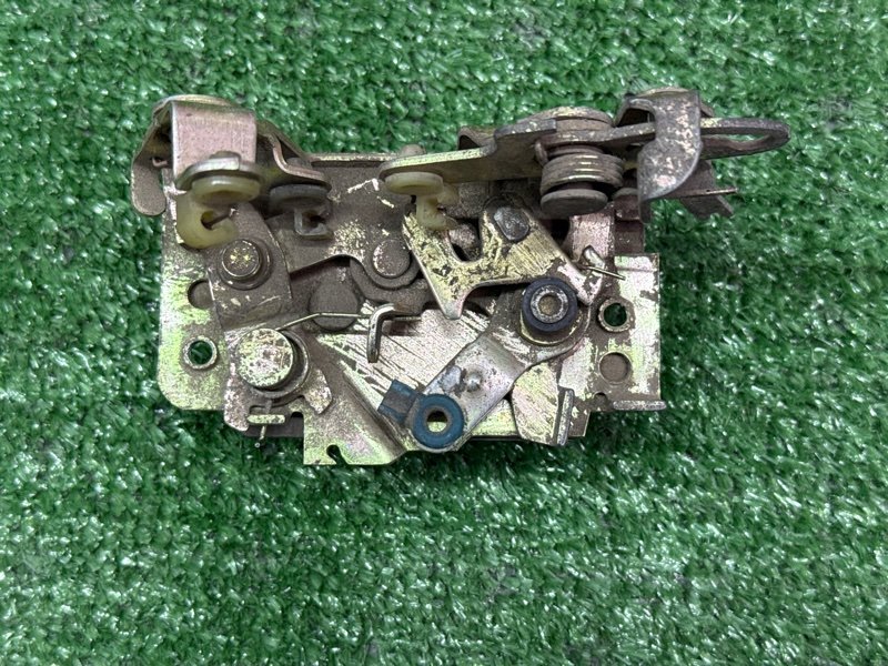 Замок двери Daewoo Nexia