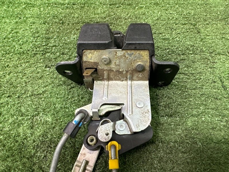 Замок крышки багажника Hyundai Getz