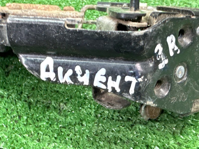 Замок двери Hyundai Accent