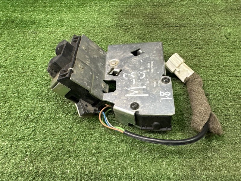 Замок крышки багажника Ford Mondeo 3