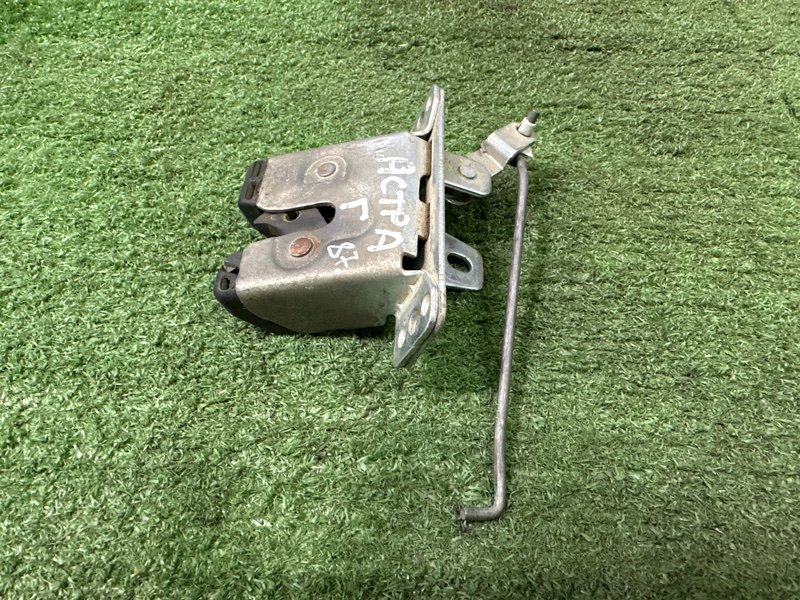 Замок крышки багажника Opel Astra G