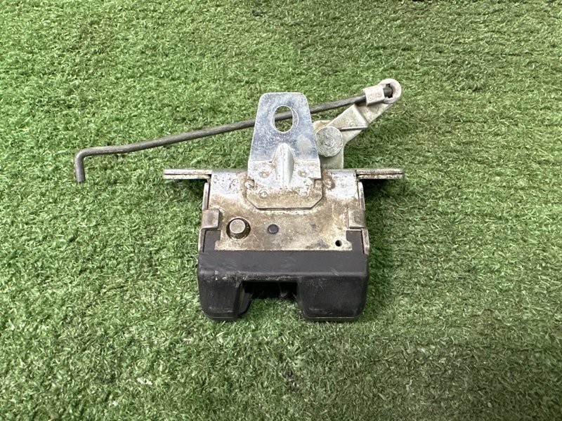 Замок крышки багажника Opel Astra G