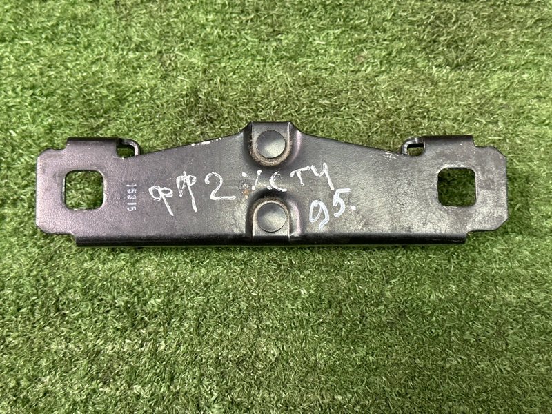 Ответная часть замка багажника Ford Focus 2