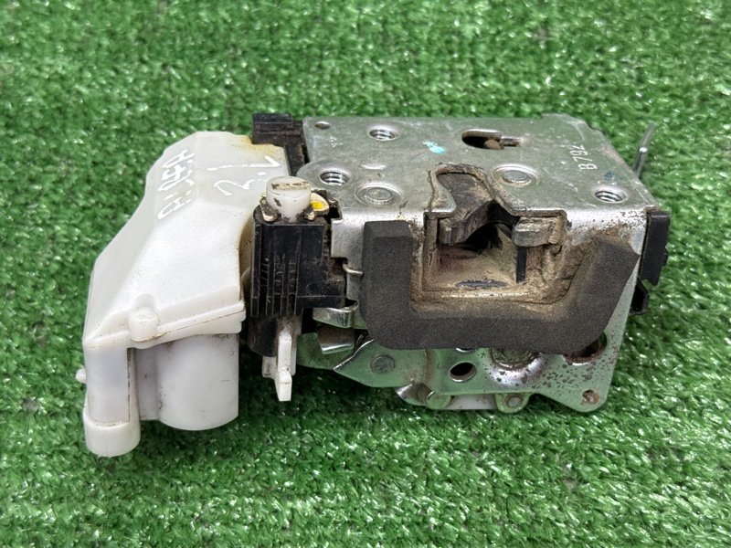 Замок двери Fiat Albea